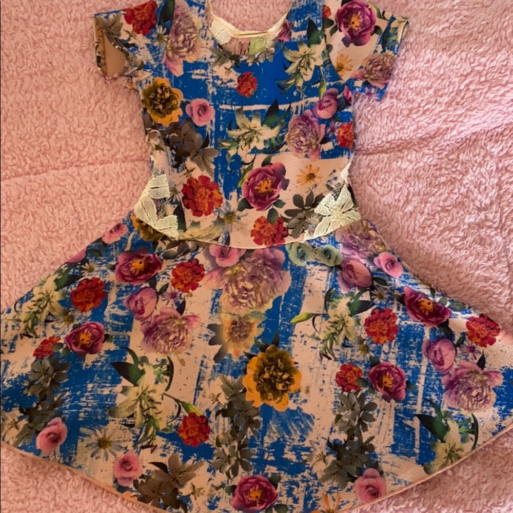 Twirl dress